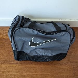 Nike Gray Medium Duffle Gym Bag